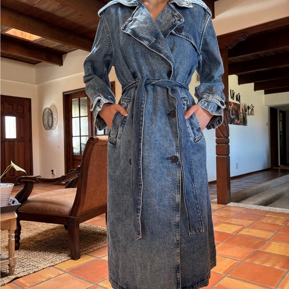 GAP Blue Jean Jacket - Picture 6 of 8